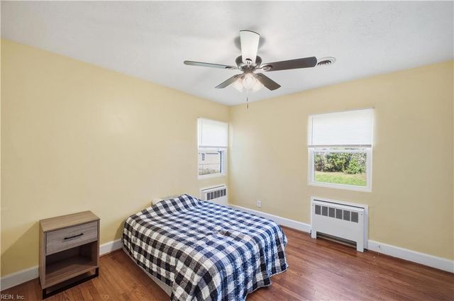 4009 Catesby Jones DR, Hampton, VA 23669