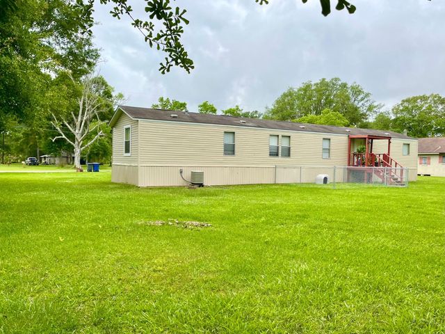2216 Smith Street, Orange, TX 77630