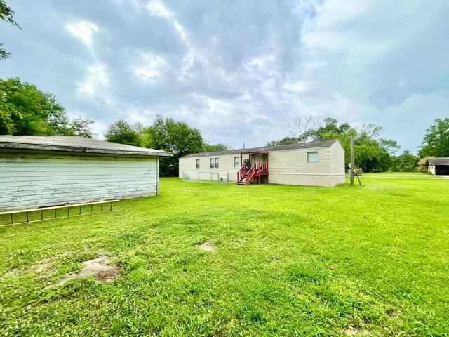 2216 Smith Street, Orange, TX 77630