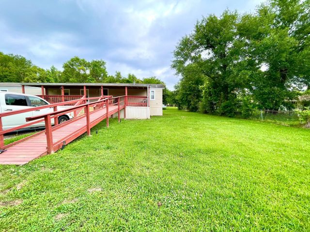 2216 Smith Street, Orange, TX 77630