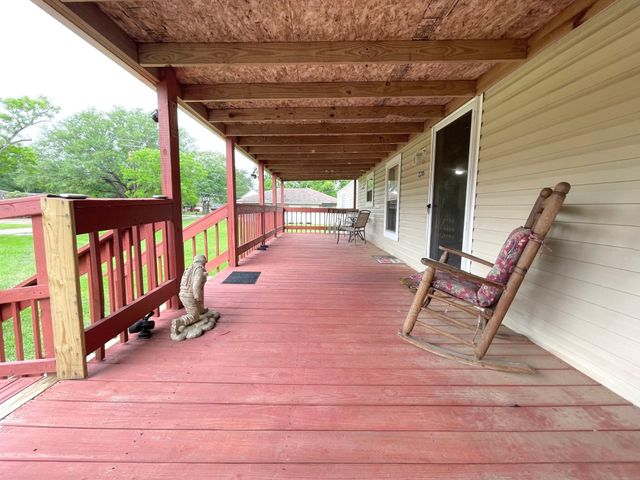 2216 Smith Street, Orange, TX 77630