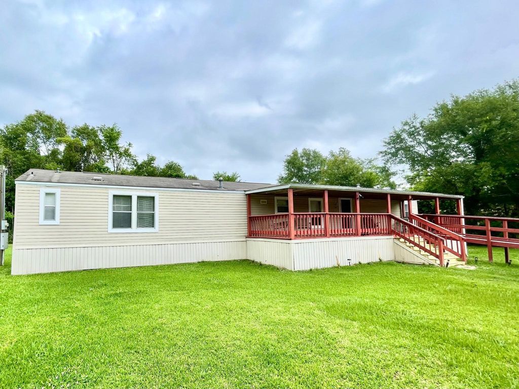 2216 Smith Street, Orange, TX 77630