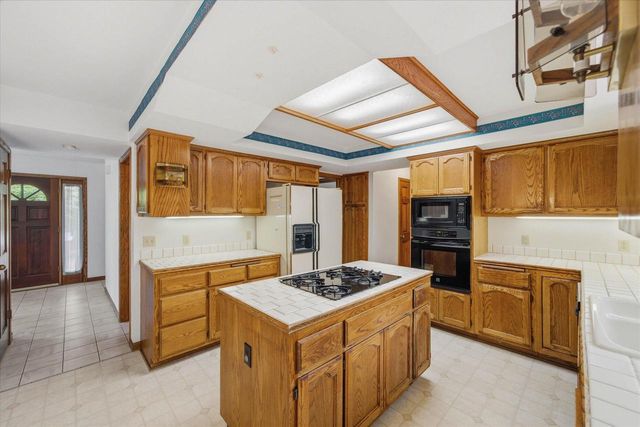 5321 W Woodland DRIVE, Brown Deer, WI 53223