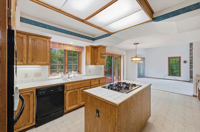 5321 W Woodland DRIVE, Brown Deer, WI 53223