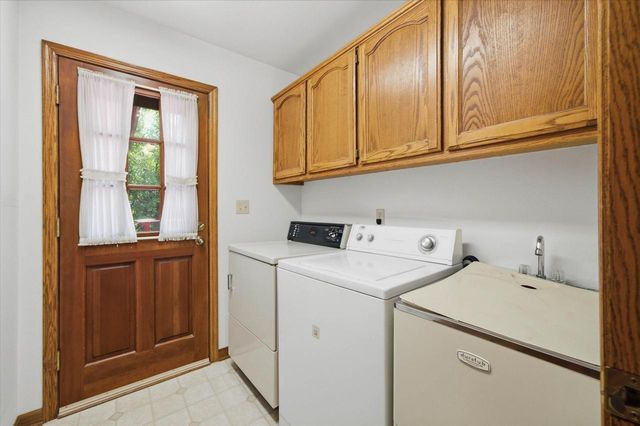 5321 W Woodland DRIVE, Brown Deer, WI 53223
