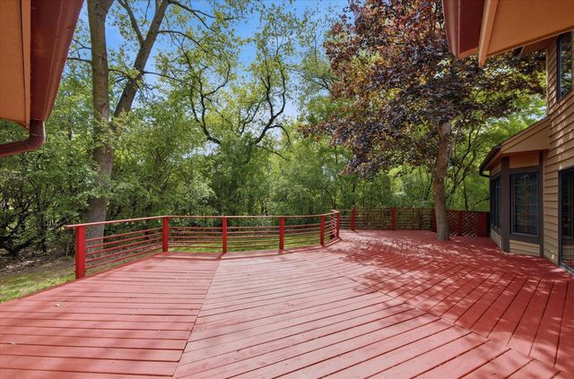 5321 W Woodland DRIVE, Brown Deer, WI 53223