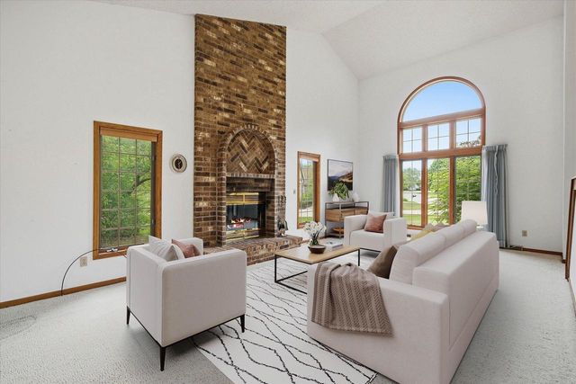 5321 W Woodland DRIVE, Brown Deer, WI 53223