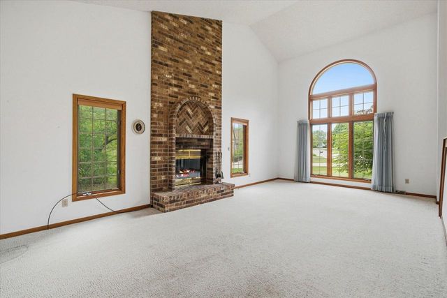 5321 W Woodland DRIVE, Brown Deer, WI 53223