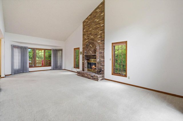 5321 W Woodland DRIVE, Brown Deer, WI 53223