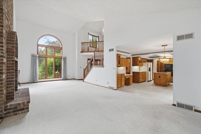 5321 W Woodland DRIVE, Brown Deer, WI 53223
