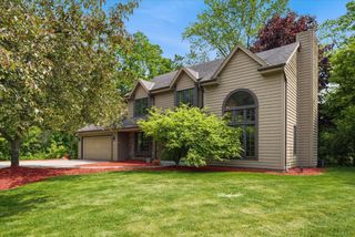 5321 W Woodland DRIVE, Brown Deer, WI 53223