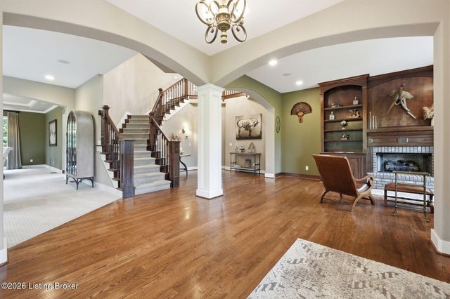 7901 Dobson Ln, Louisville, KY 40291
