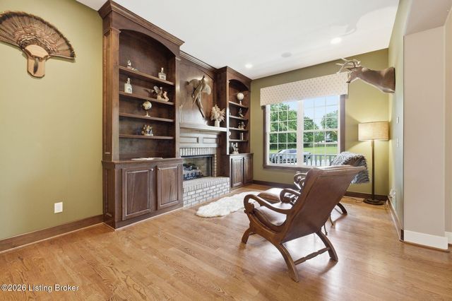 7901 Dobson Ln, Louisville, KY 40291
