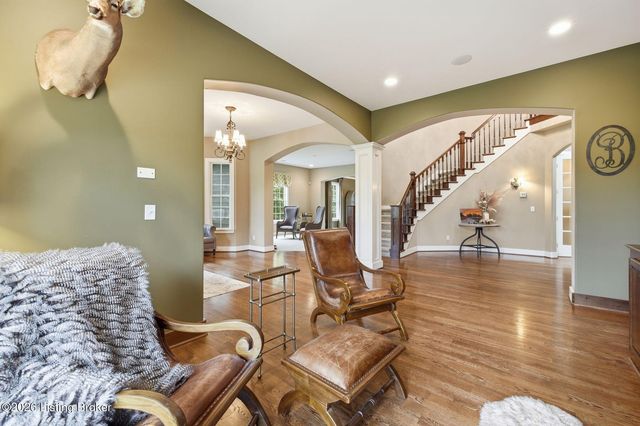 7901 Dobson Ln, Louisville, KY 40291