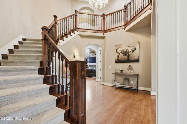 7901 Dobson Ln, Louisville, KY 40291