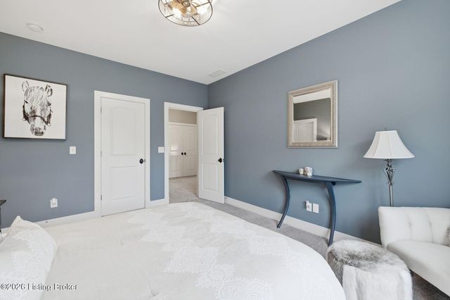 7901 Dobson Ln, Louisville, KY 40291