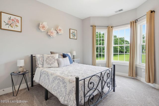 7901 Dobson Ln, Louisville, KY 40291
