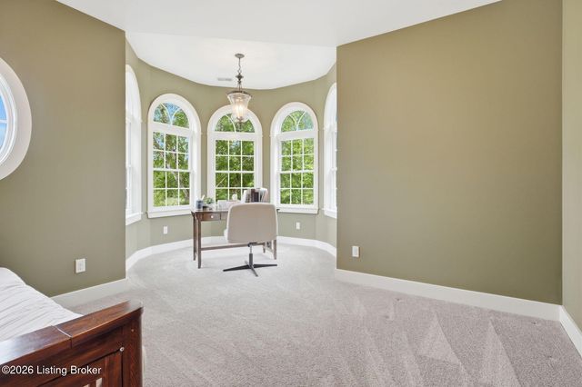 7901 Dobson Ln, Louisville, KY 40291