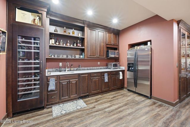 7901 Dobson Ln, Louisville, KY 40291