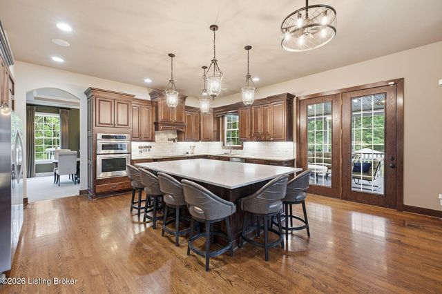 7901 Dobson Ln, Louisville, KY 40291
