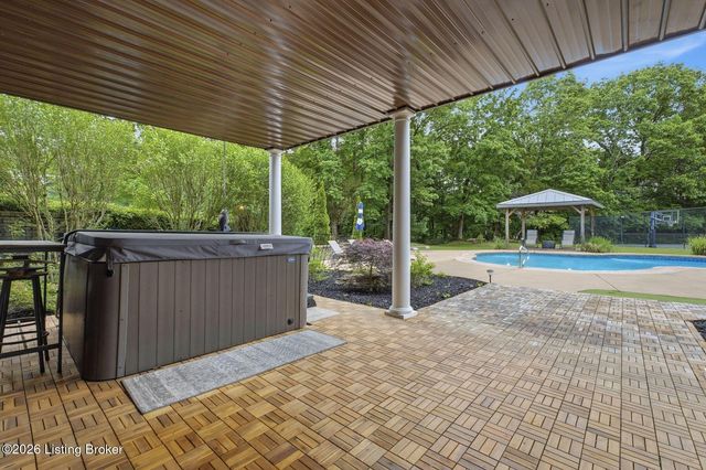 7901 Dobson Ln, Louisville, KY 40291