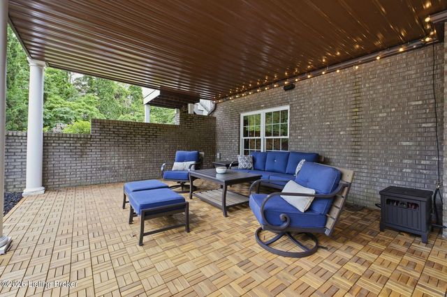 7901 Dobson Ln, Louisville, KY 40291