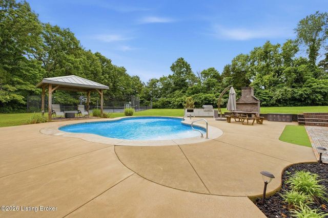 7901 Dobson Ln, Louisville, KY 40291