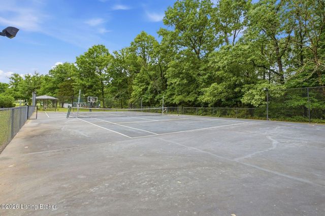 7901 Dobson Ln, Louisville, KY 40291
