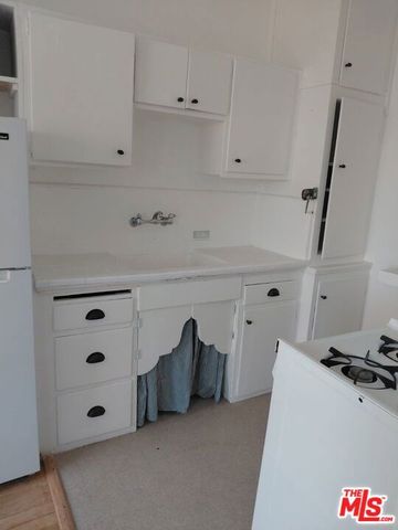 2121 James M Wood Boulevard 411, Los Angeles, CA 90006