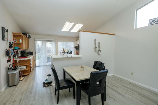 433 Snow Spring Ct, Waterford, CA 95386