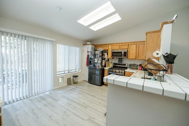 433 Snow Spring Ct, Waterford, CA 95386