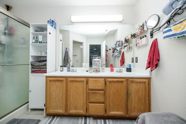 433 Snow Spring Ct, Waterford, CA 95386