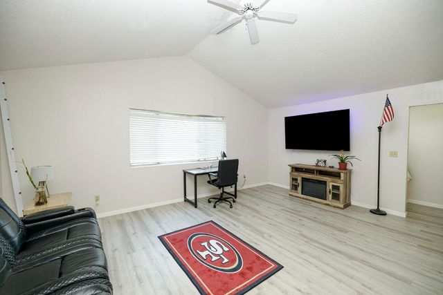 433 Snow Spring Ct, Waterford, CA 95386