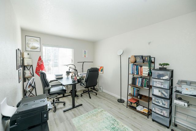 433 Snow Spring Ct, Waterford, CA 95386