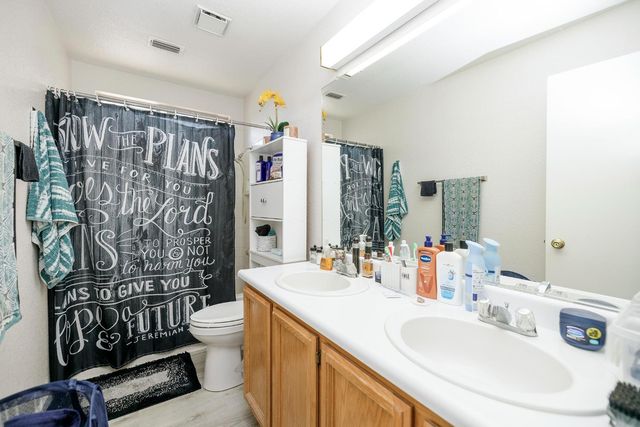 433 Snow Spring Ct, Waterford, CA 95386