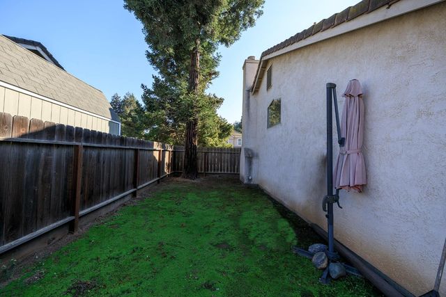 433 Snow Spring Ct, Waterford, CA 95386