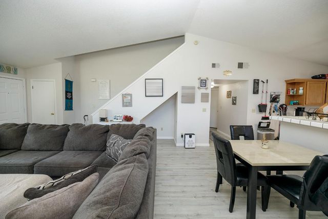 433 Snow Spring Ct, Waterford, CA 95386