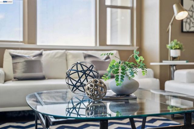 6403 Blue Rock Ct, Oakland, CA 94605