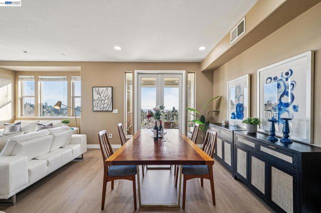 6403 Blue Rock Ct, Oakland, CA 94605