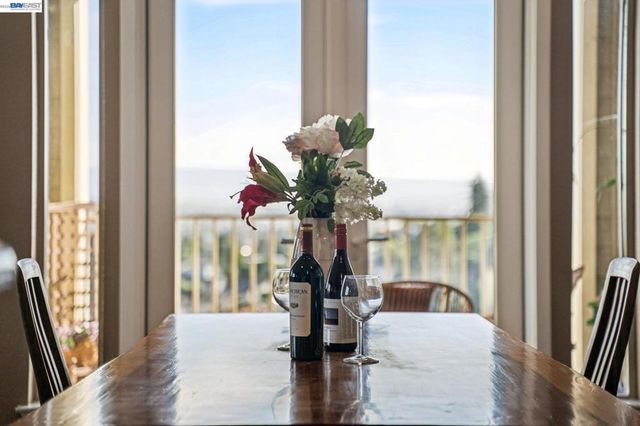 6403 Blue Rock Ct, Oakland, CA 94605