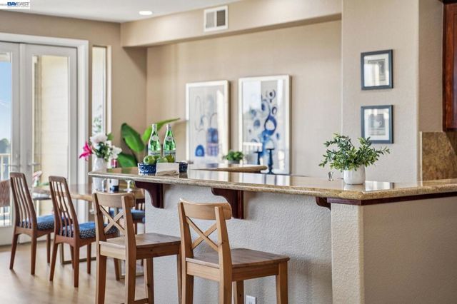 6403 Blue Rock Ct, Oakland, CA 94605