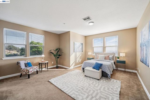 6403 Blue Rock Ct, Oakland, CA 94605