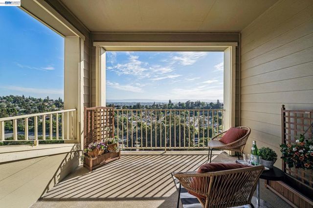 6403 Blue Rock Ct, Oakland, CA 94605