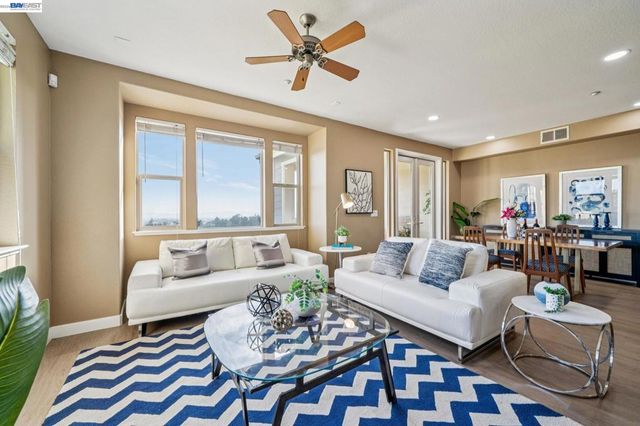 6403 Blue Rock Ct, Oakland, CA 94605