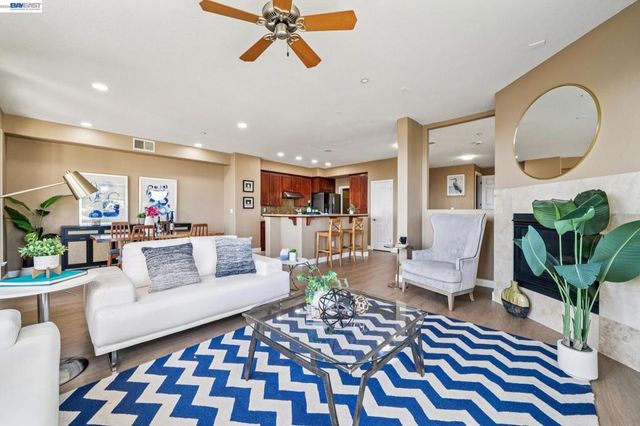 6403 Blue Rock Ct, Oakland, CA 94605