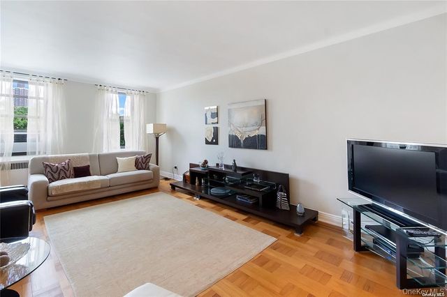 84-51 Beverly Road 6R, Kew Gardens, NY 11415