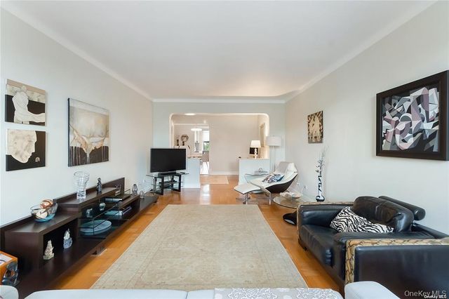84-51 Beverly Road 6R, Kew Gardens, NY 11415