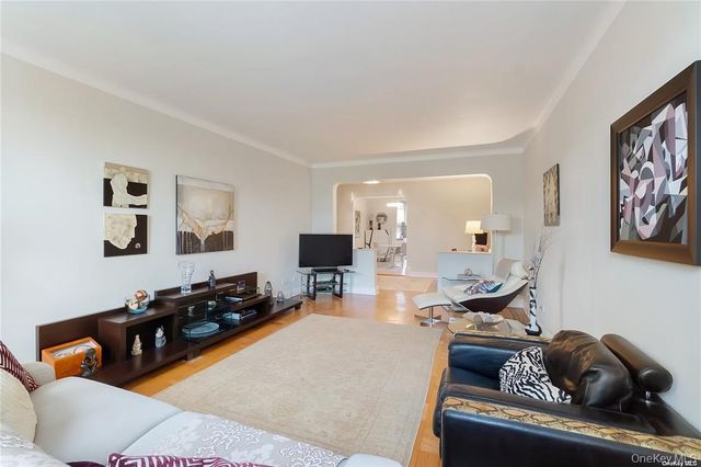 84-51 Beverly Road 6R, Kew Gardens, NY 11415