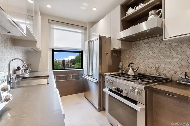 84-51 Beverly Road 6R, Kew Gardens, NY 11415