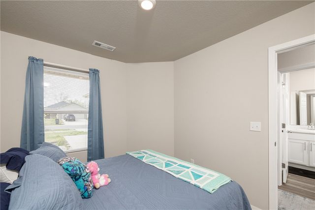 2418 S Ouachita Drive, Fayetteville, AR 72701